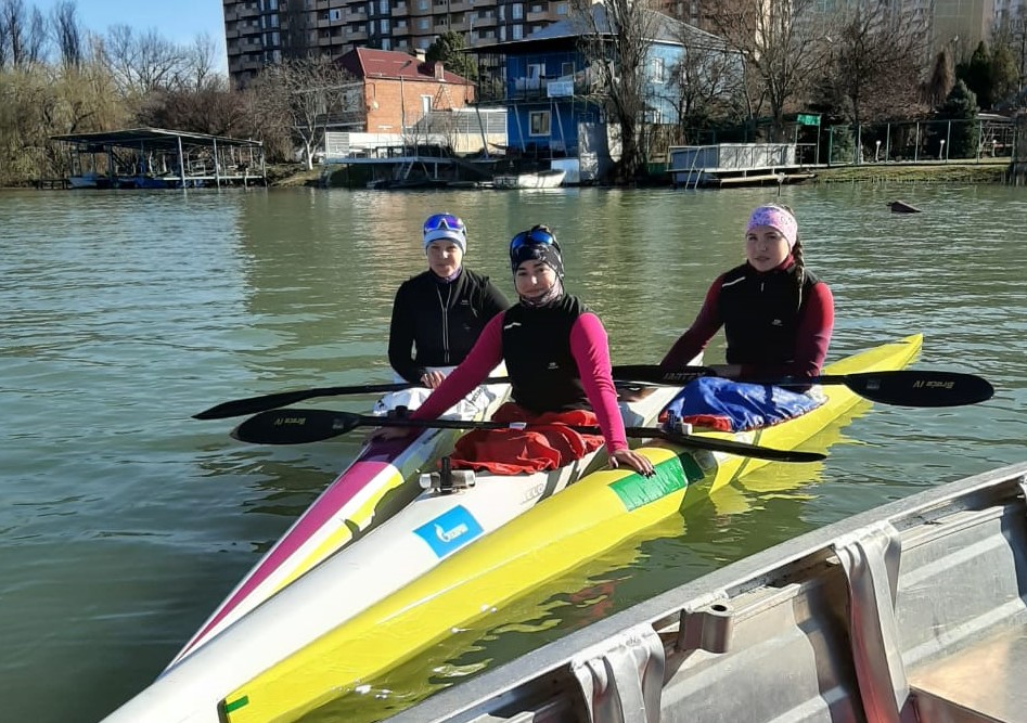 В Краснодаре хорошо. Там тепло...