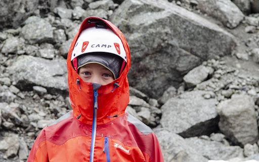 Документальный фильм «Дети за гранью»