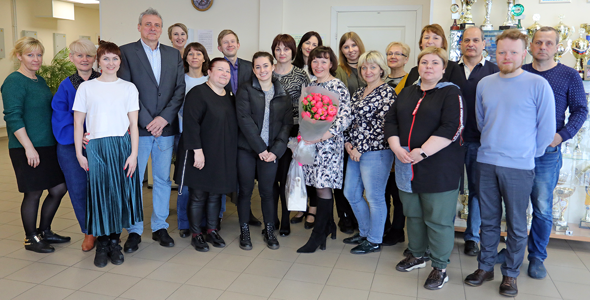 Сегодня день рождения у директора Школы Ольги Евгеньевны Часовниковой.