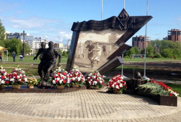 80 лет с первого блокадного матча