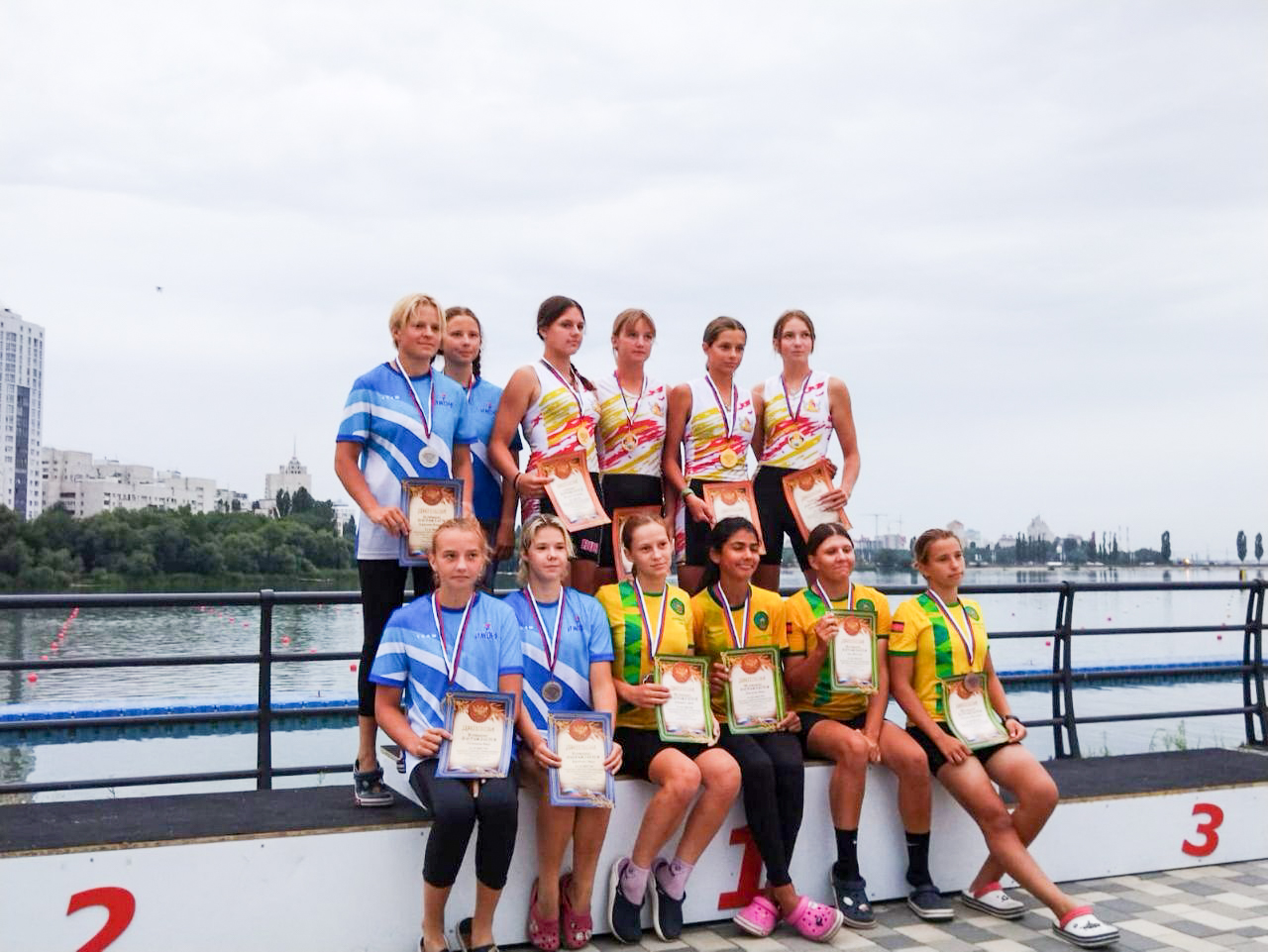 Четыре медали с первенства России до 17 и ВС до 15 по гребле на байдарке и каноэ