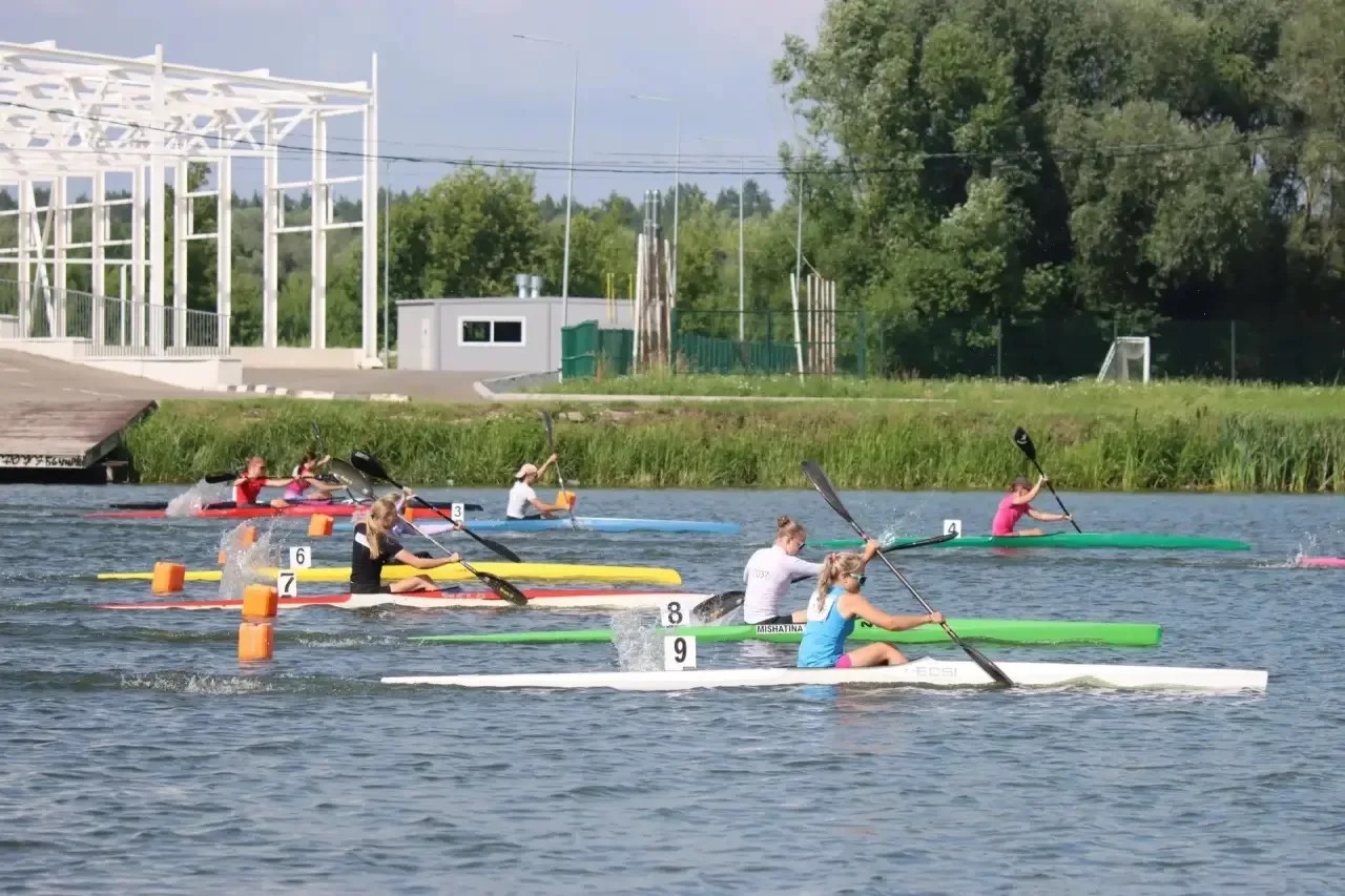 Спортменка СШОР «ШВСМ по водным видам спорта им. Ю.С. Тюкалова» Алена Костромитина одержала две победы на Всероссийских соревнованиях в Московской области, г. Бронницы